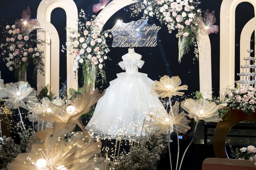 Trang trí cưới Whispers Of Love lãng mạn, ngọt ngào