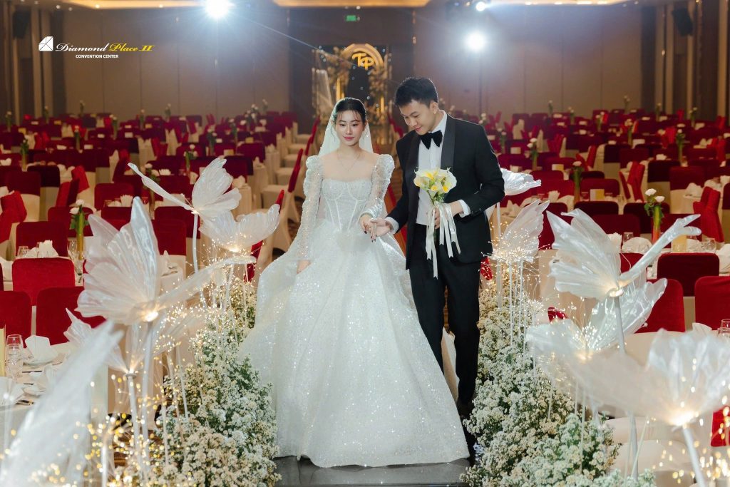 Khám Phá 4 Không Gian Cưới Dẫn Đầu Xu Hướng Tại Diamond Place 2 Nhà hàng tiệc cưới Diamond Place 2- Không gian cưới dẫn đầu xu hướng 2025