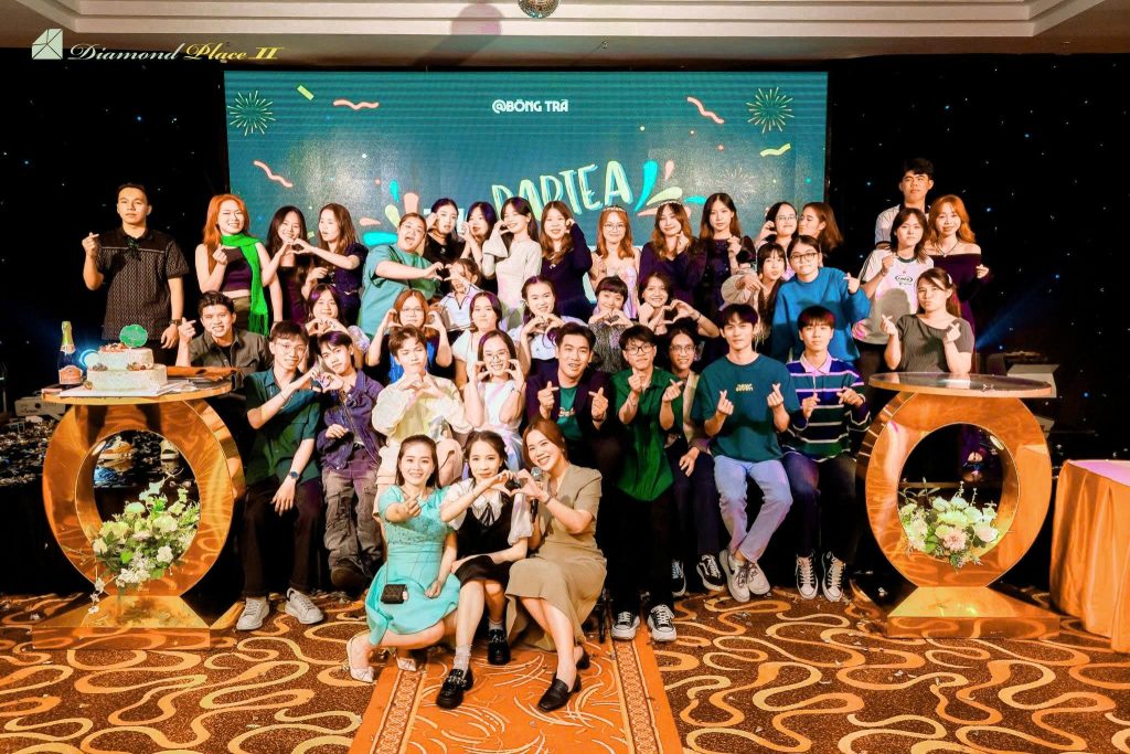 Year End Party tại Diamond Place Âu Cơ - Nơi “mở khóa” chế độ ăn mừng cuối năm z7167804747748 5d77e470bcfca79cf8c39cd1b89132fe